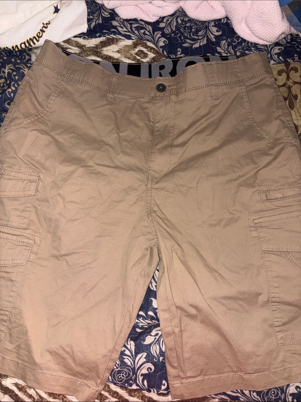 Amazon Men’s Tan Cargo Shorts with Side Pockets